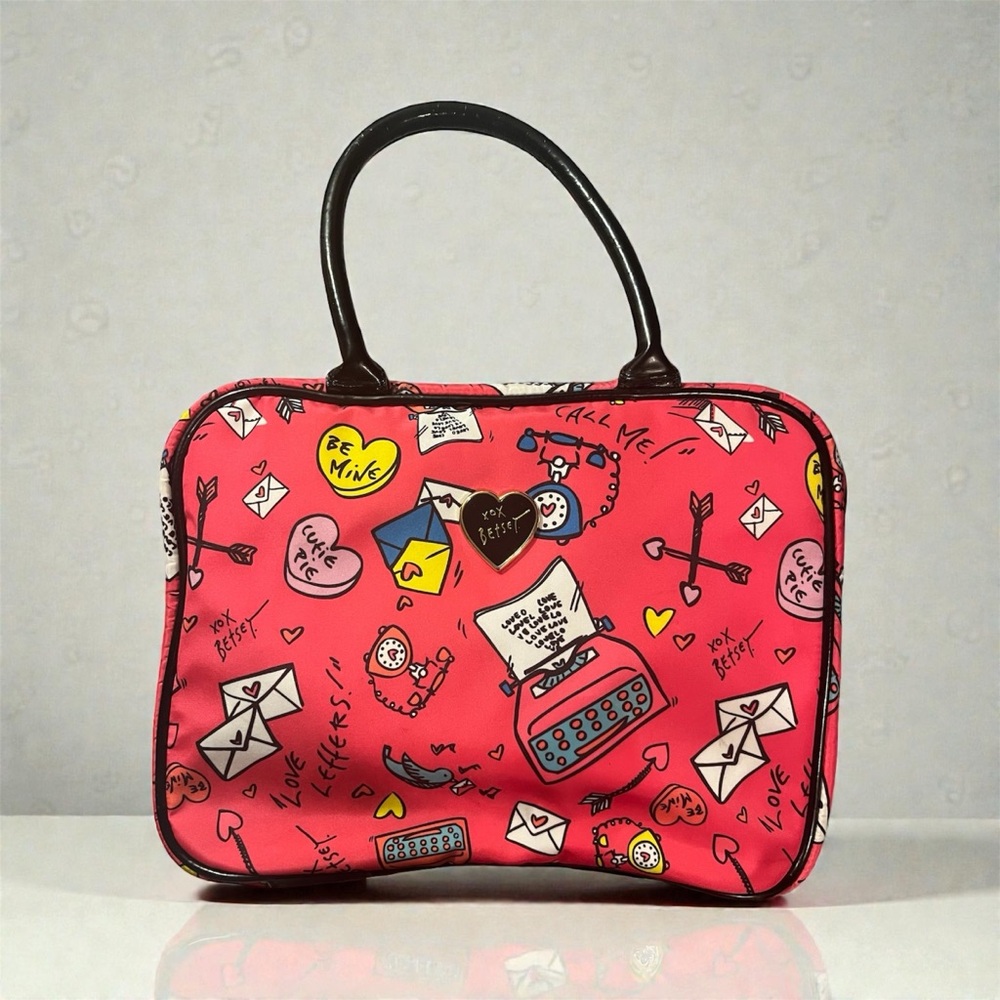 BETSEY JOHNSON Makeup Travel Bag Pink Graphic Cosmetic Be Mine Love Letters